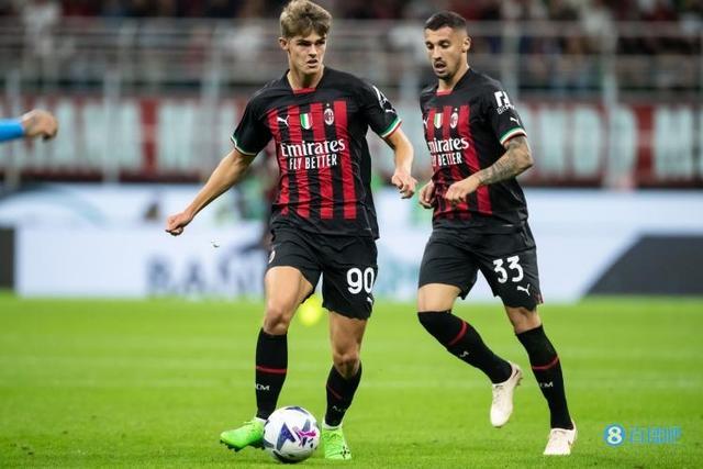 德天空：维拉对马伦报价提高到2500万欧，但多特仍坚持3000万欧.